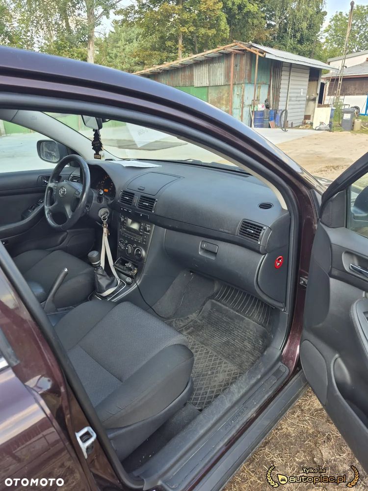 Toyota Avensis 2.0 D-4D Luna - 6