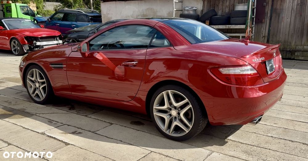 Mercedes-Benz SLK 250 CGI - 14