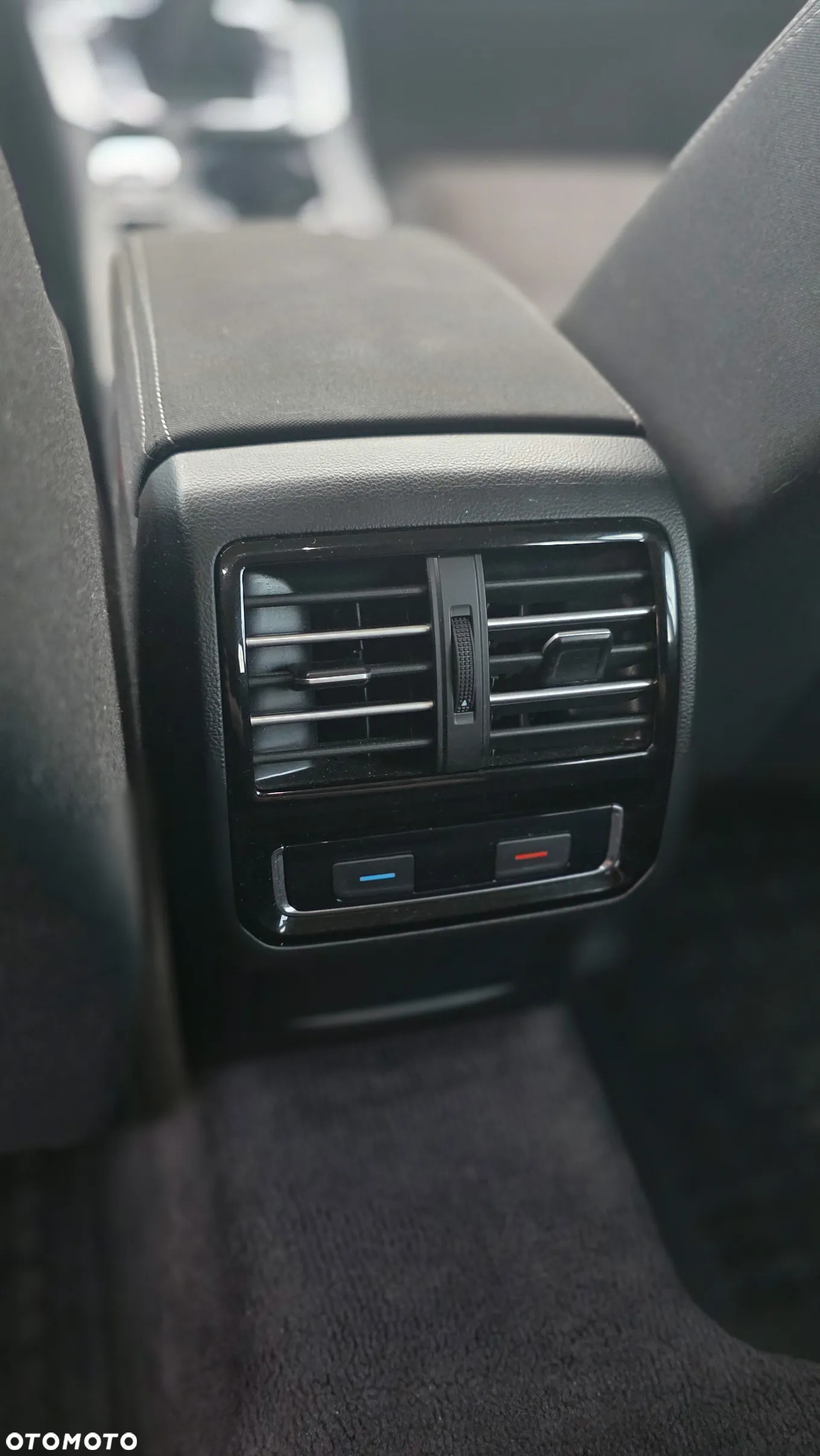 Volkswagen Passat 2.0 TDI BMT Comfortline - 29