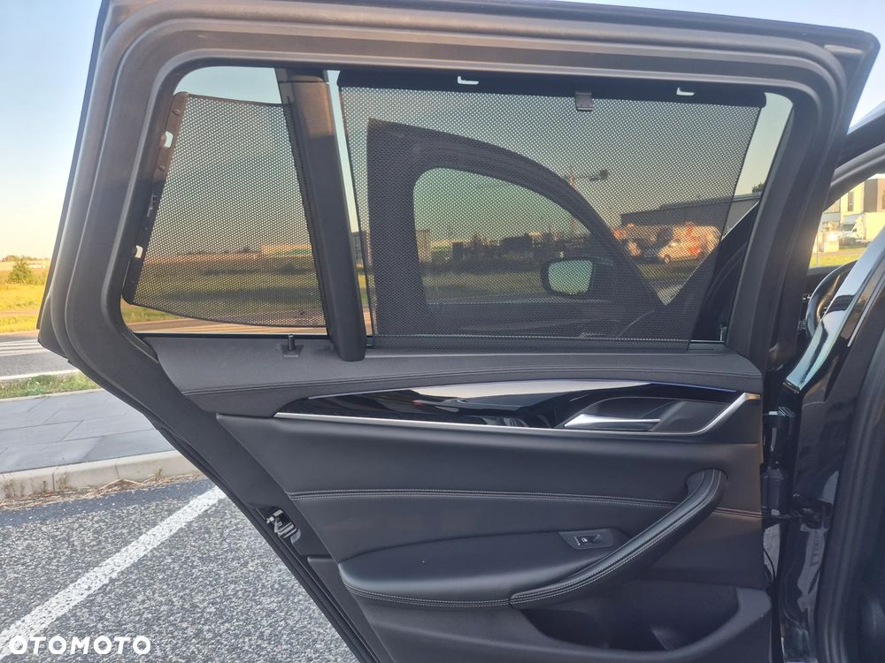 BMW Seria 5 525d Luxury Line - 21