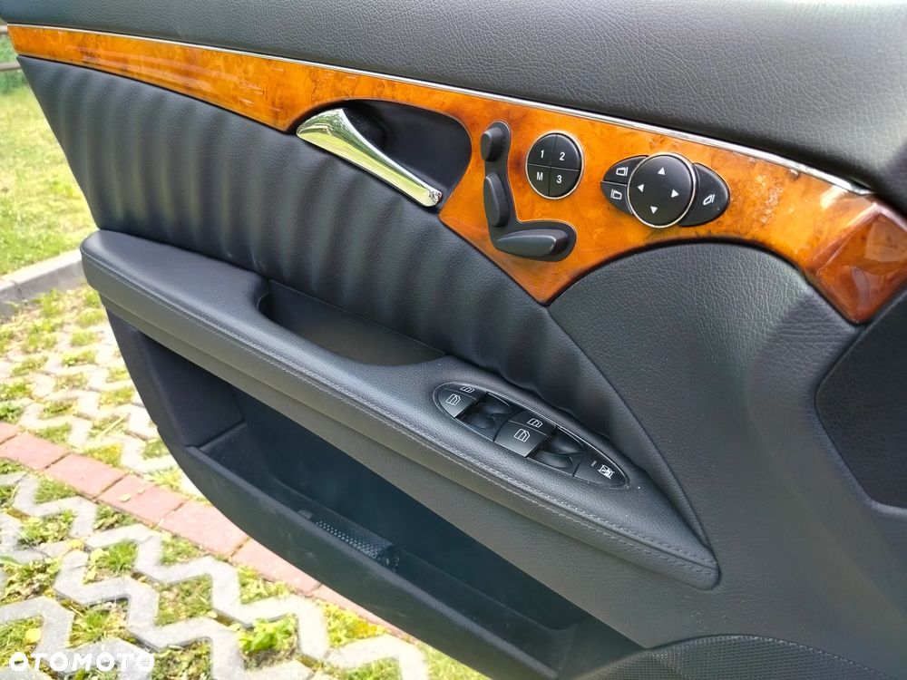 Mercedes-Benz Klasa E 280 4-Matic T Elegance - 13