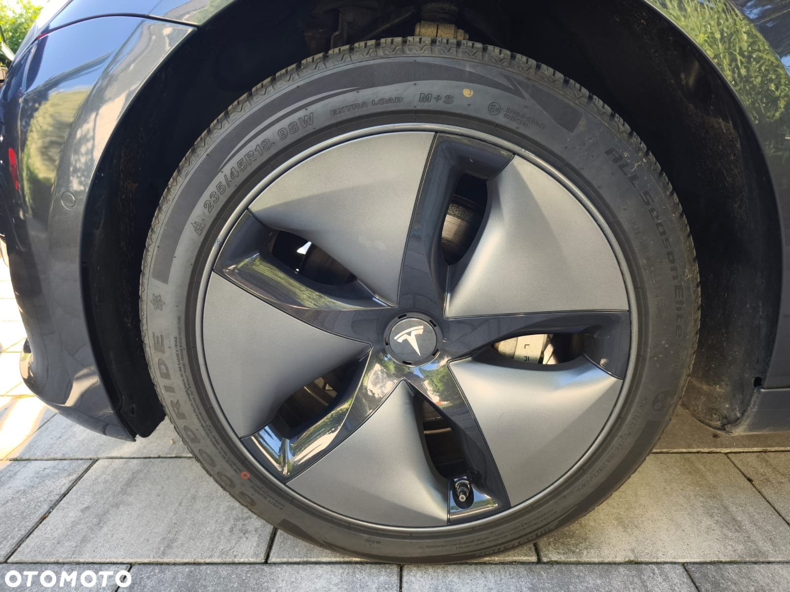 Tesla Model 3 Standard Reichweite Plus Hinterradantrieb - 38