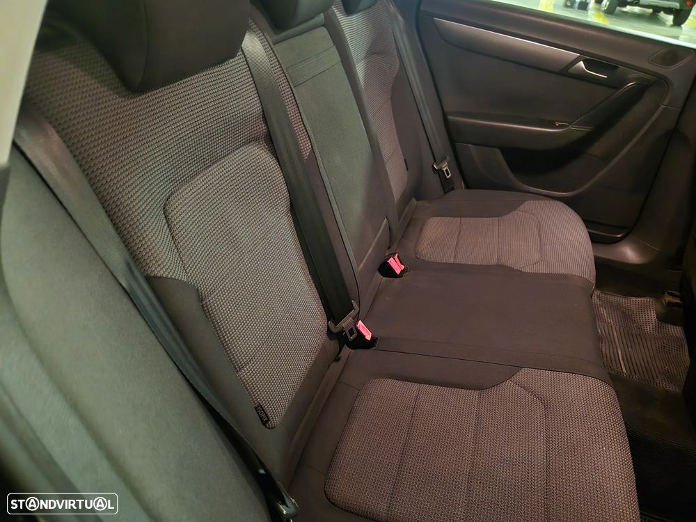 VW Passat Variant 1.6 TDI Confortline - 36