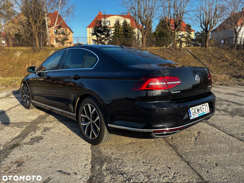 Volkswagen Passat - 4