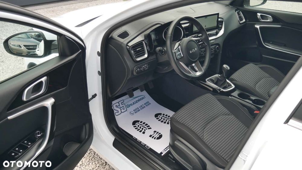 Kia Ceed - 12