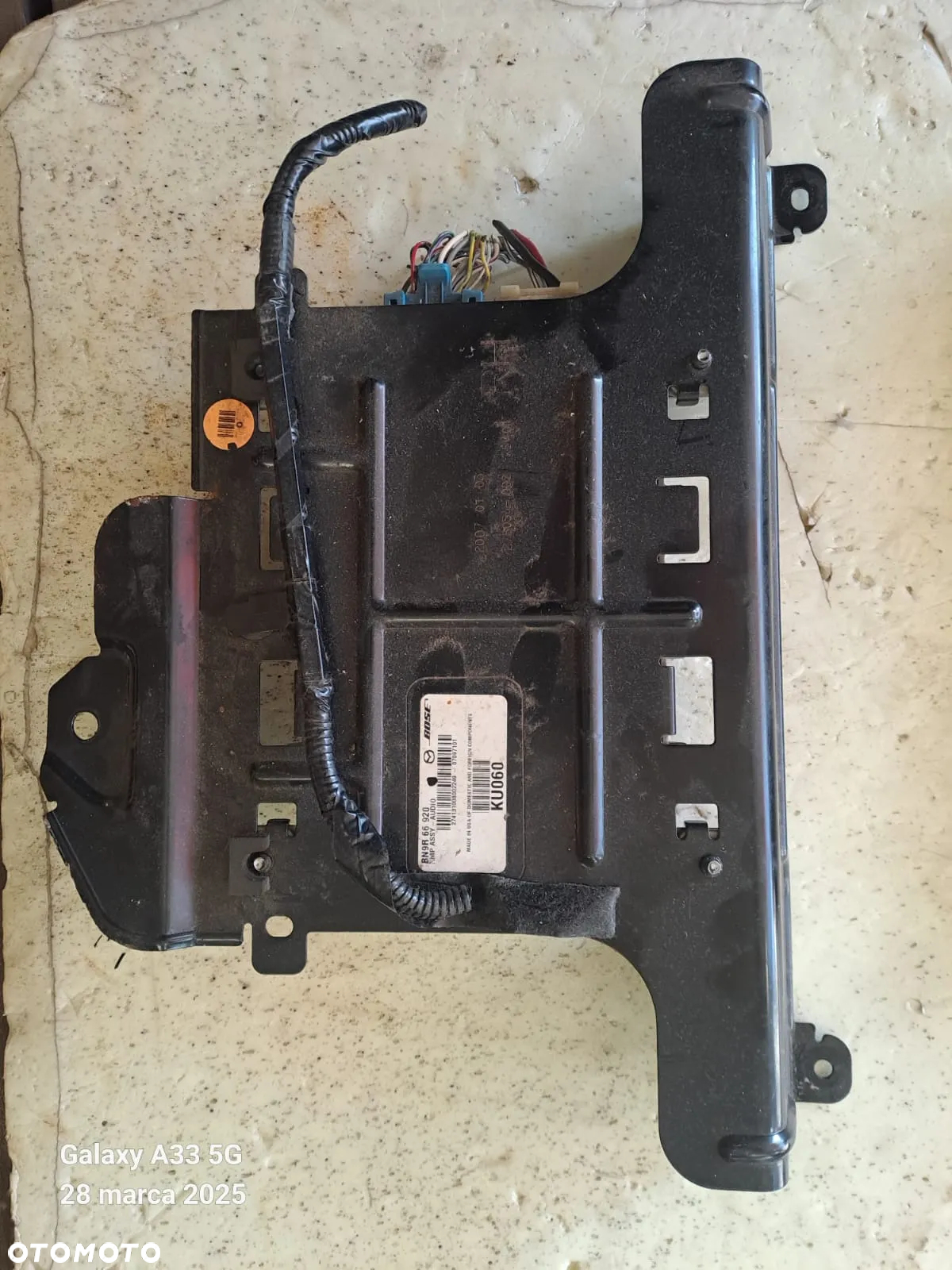 BOSE Wzmacniacz subufer Mazda 3 bk - 6