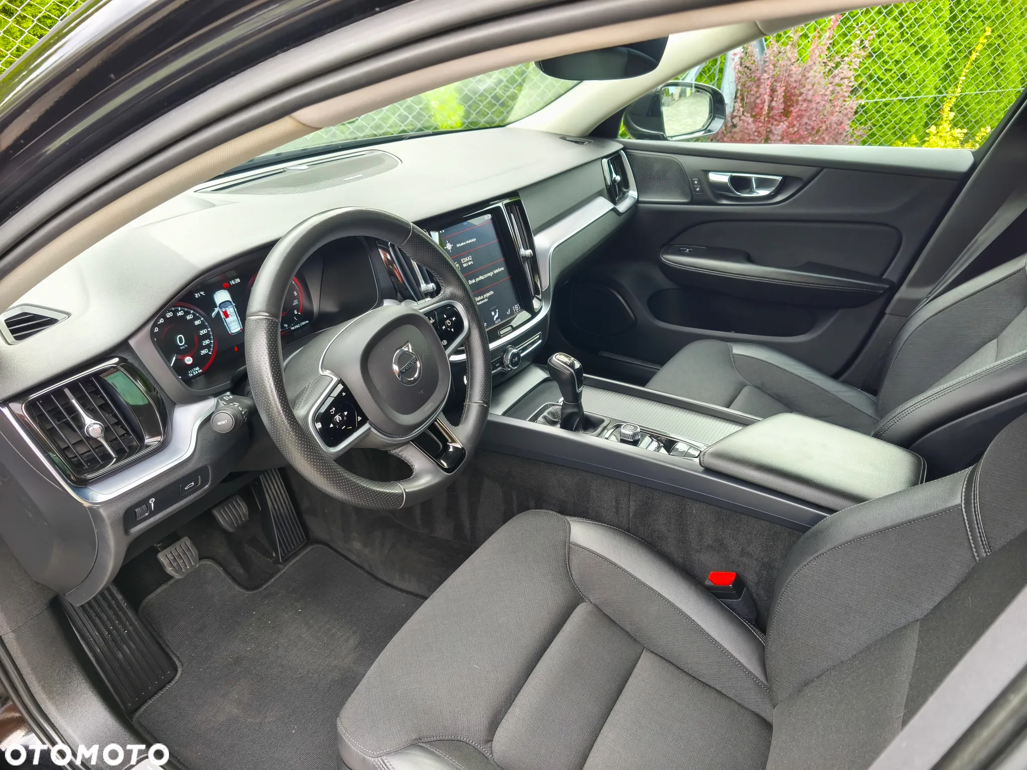 Volvo V60 D3 Drive-E R-Design Momentum - 17