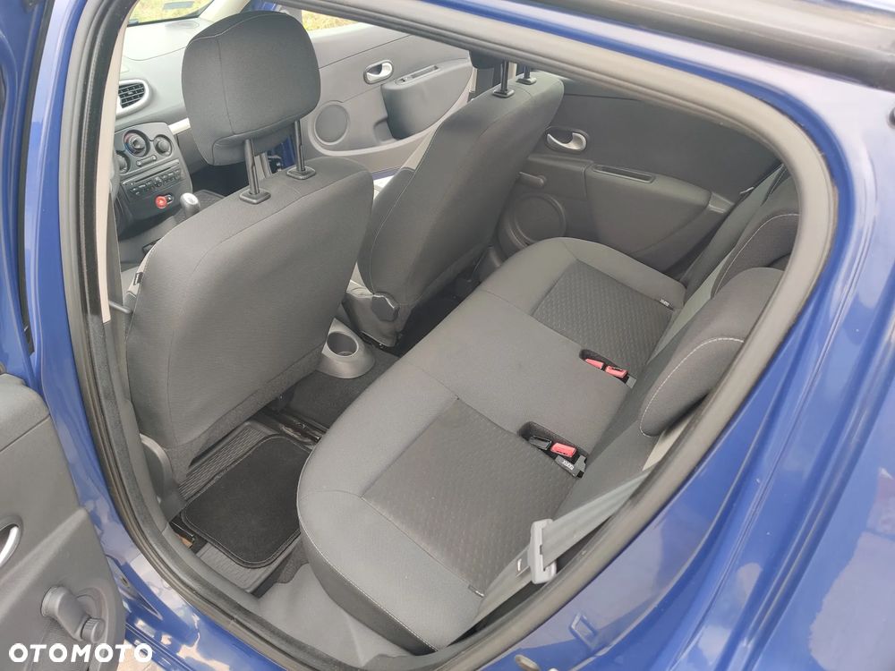 Renault Clio 1.5 dCi Alize - 9