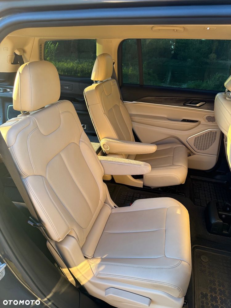 Jeep Grand Cherokee - 14