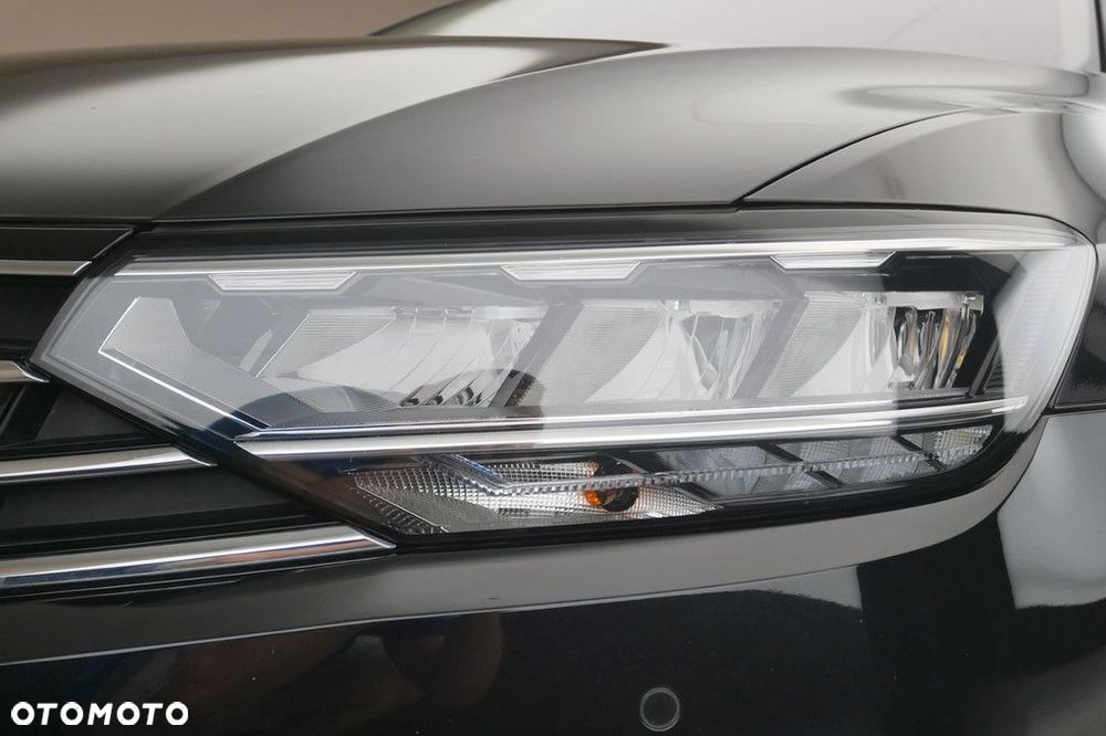 Volkswagen Passat Variant 2.0 TSI Business DSG - 13
