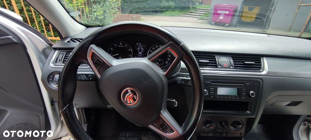 Skoda RAPID 1.2 TSI Edition - 9