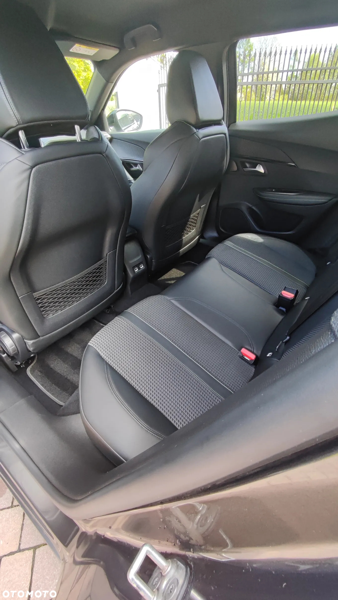 Peugeot 2008 1.2 PureTech GT Line S&S - 9