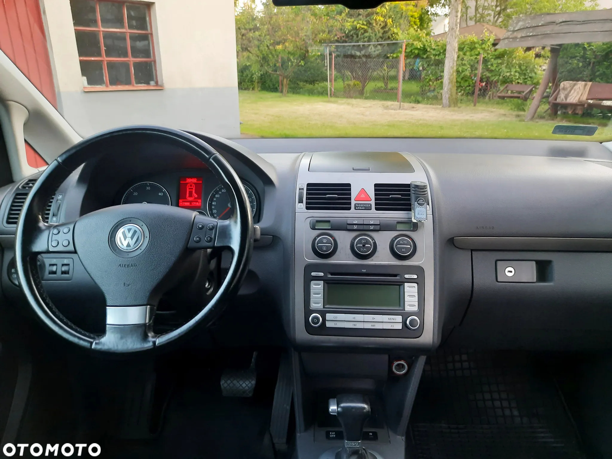 Volkswagen Touran 2.0 TDI DSG United - 13
