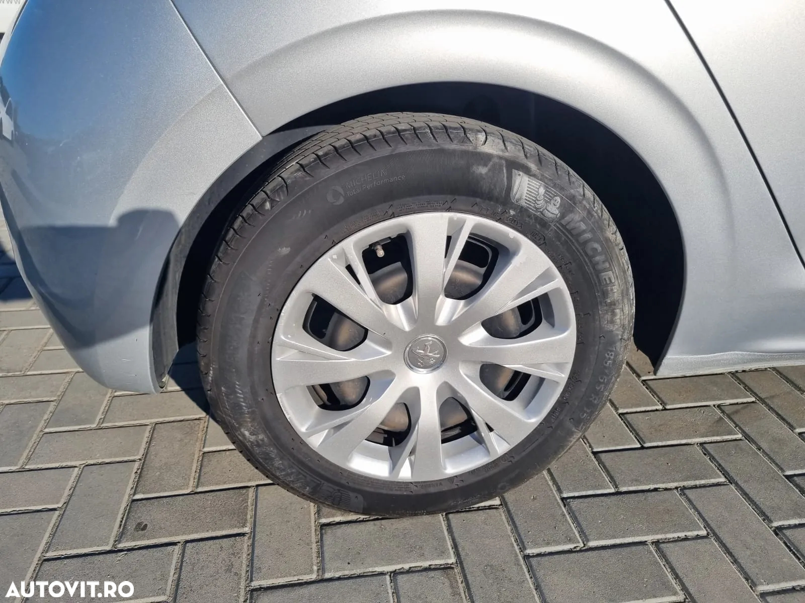 Peugeot 208 1.2 L PureTech Access - 11