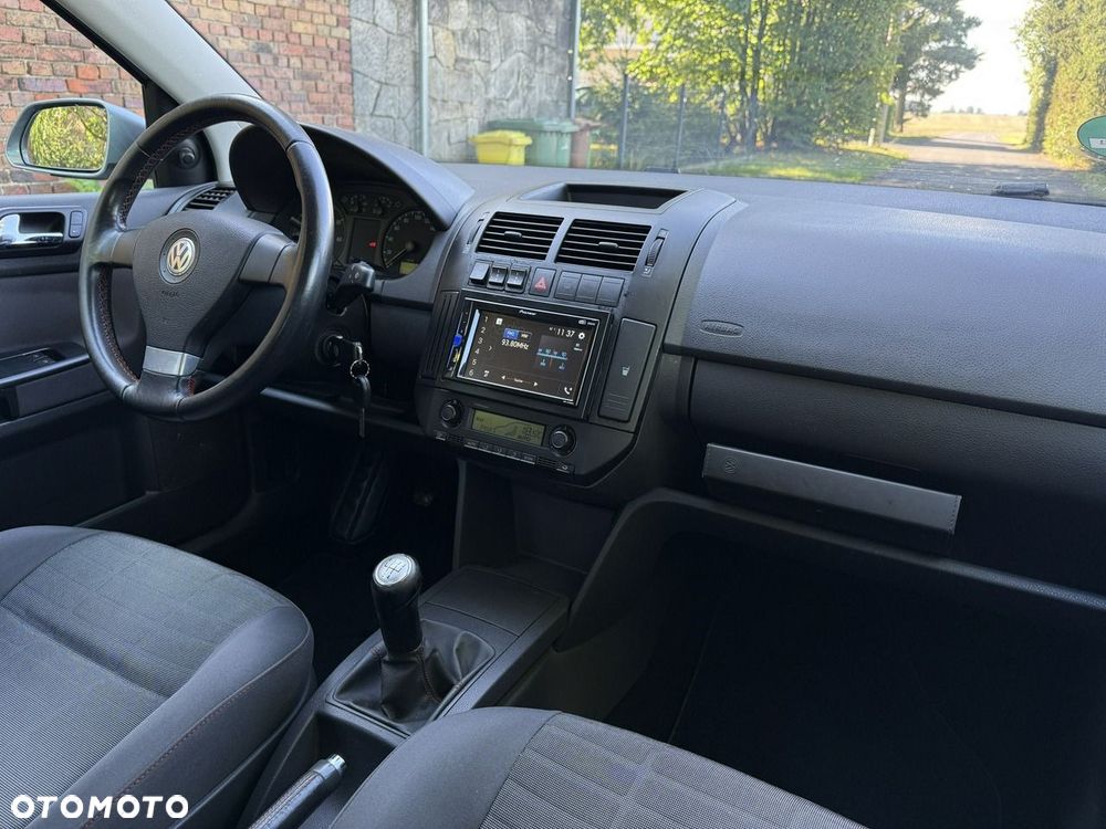 Volkswagen Polo 1.4 16V Comfortline - 9
