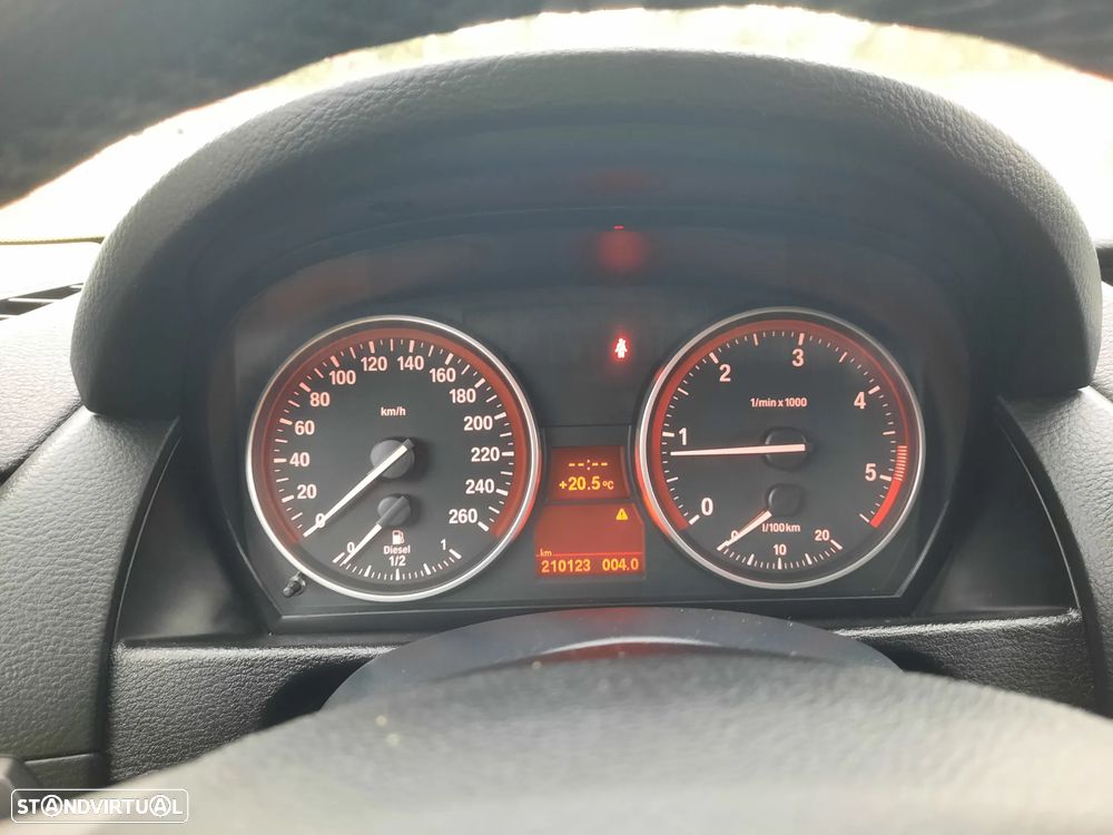 BMW X1 18 d xDrive Line Sport - 48