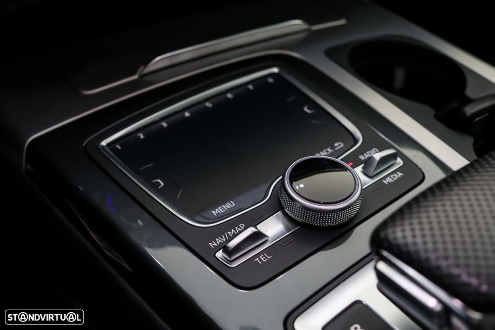 Audi Q7 3.0 TDI quattro S-line Tiptronic 7L - 38