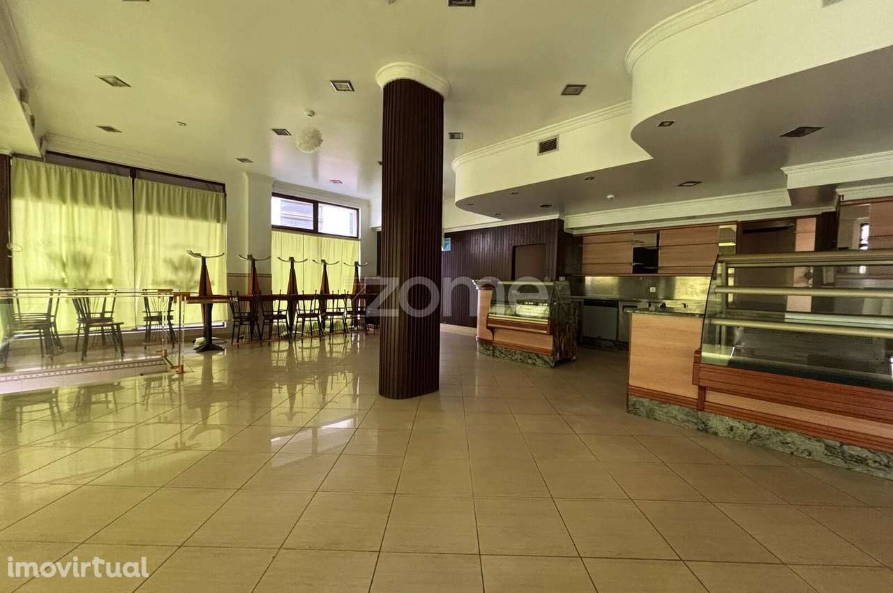 Espaço comercial com boas áreas e potencialidade de negócio. - Grande imagem: 3/25