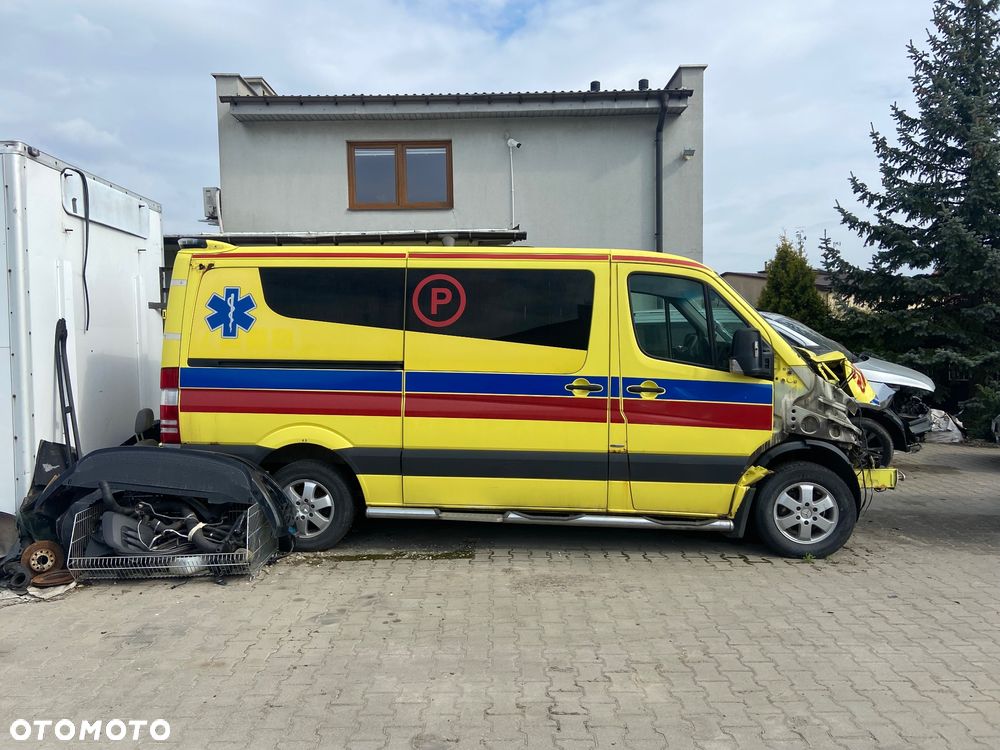 Mercedes-Benz 319 Sprinter BlueTEC - 10