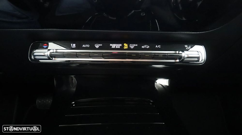 Mercedes-Benz A 180 Limousine d Progressive Aut. - 24