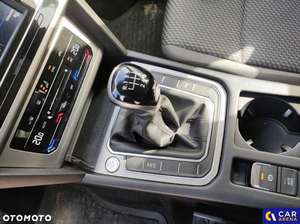 Volkswagen Passat - 21