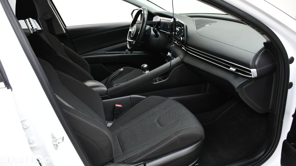 Hyundai Elantra 1.6 l 123 CP 6MT Exclusive - 10