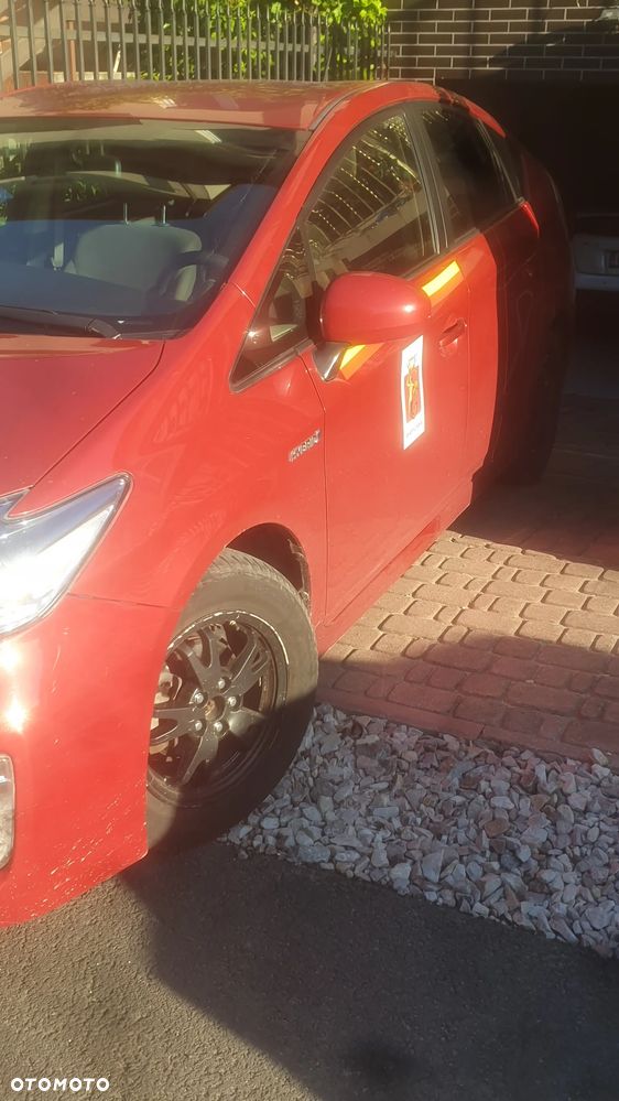 Toyota Prius - 4