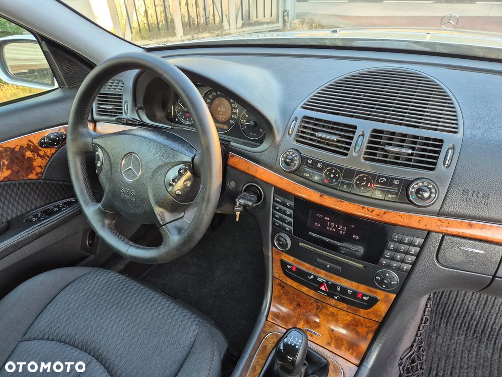 Mercedes-Benz Klasa E 200 Kompressor Elegance Sport Edition - 8
