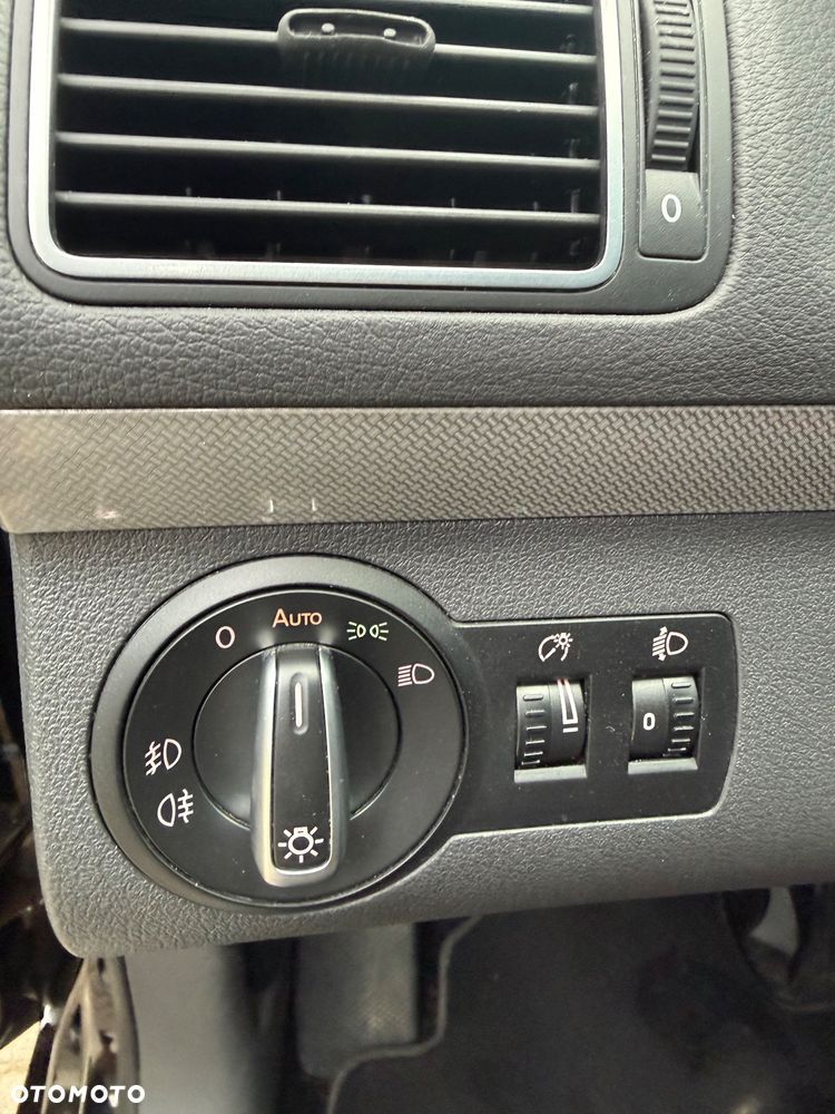 Volkswagen Touran 1.6 TDI DPF DSG MATCH - 15