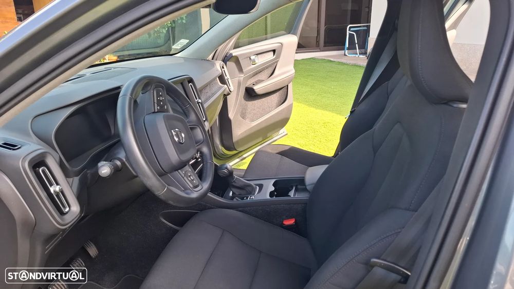 Volvo XC 40 1.5 T3 Tech Edition - 9