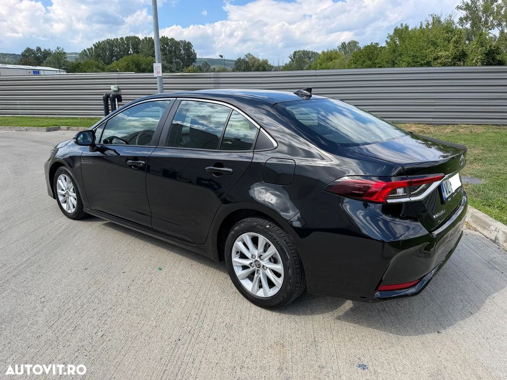 Toyota Corolla 1.8 HSD Business - 8