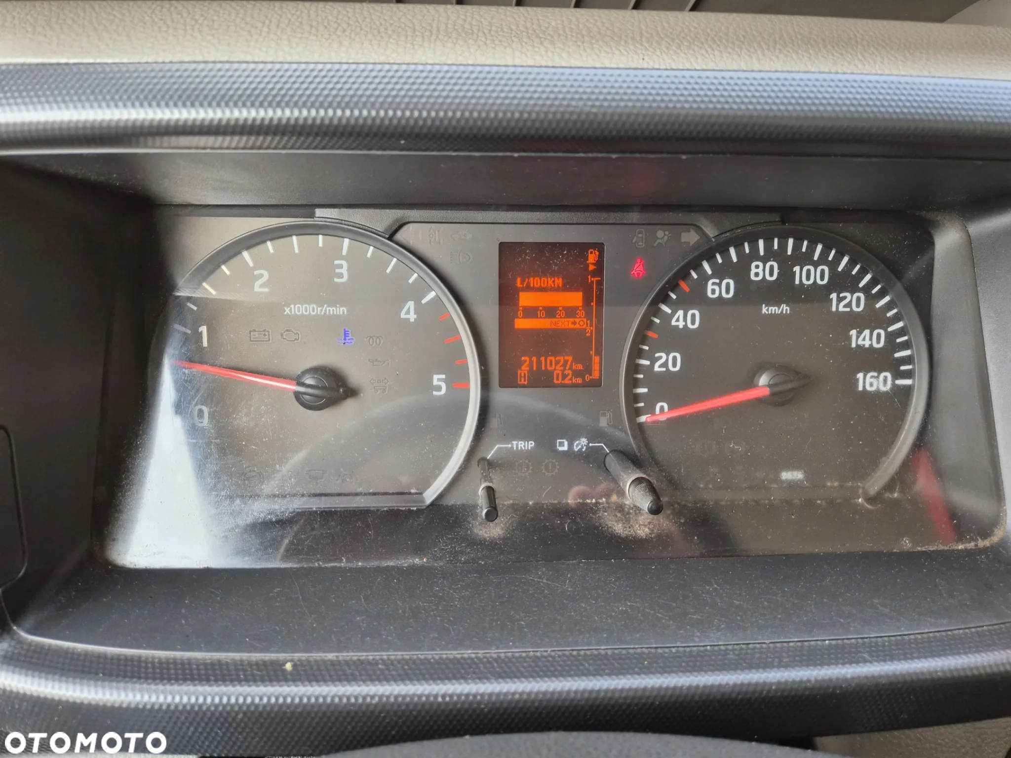 Nissan Cabstar 35.14 2.5 140KM Wywrotka, NT400 - 9