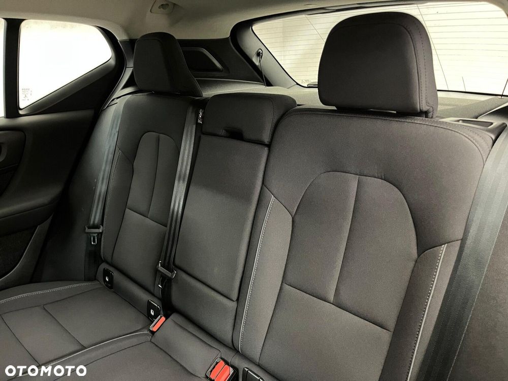 Volvo XC 40 T3 Momentum - 29