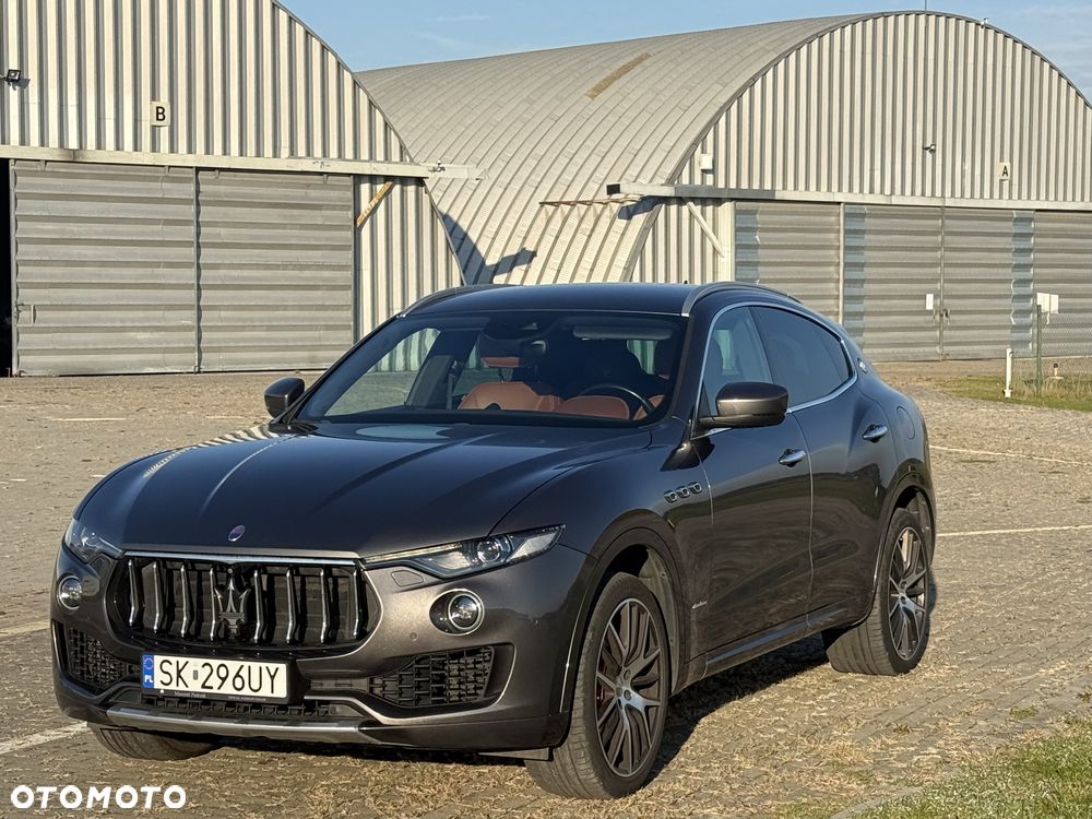 Maserati Levante S Granlusso - 10