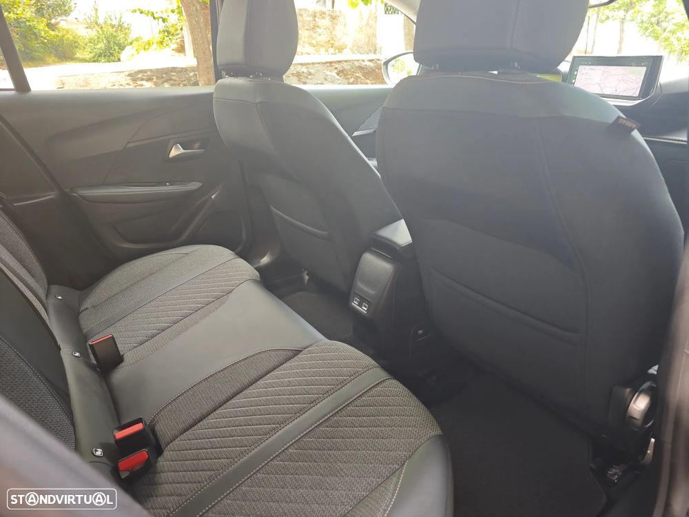 Peugeot e-208 Allure - 28