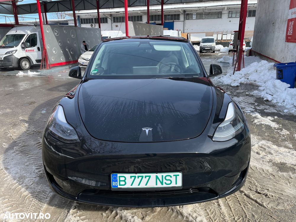 Tesla Model Y - 7