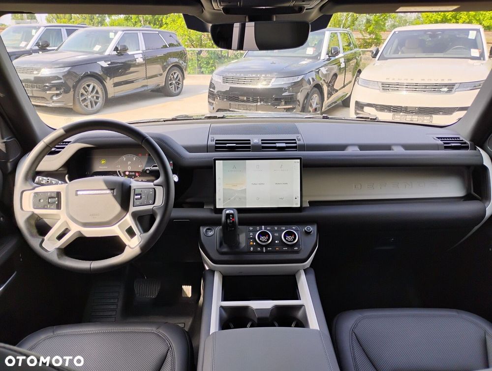 Land Rover Defender - 11