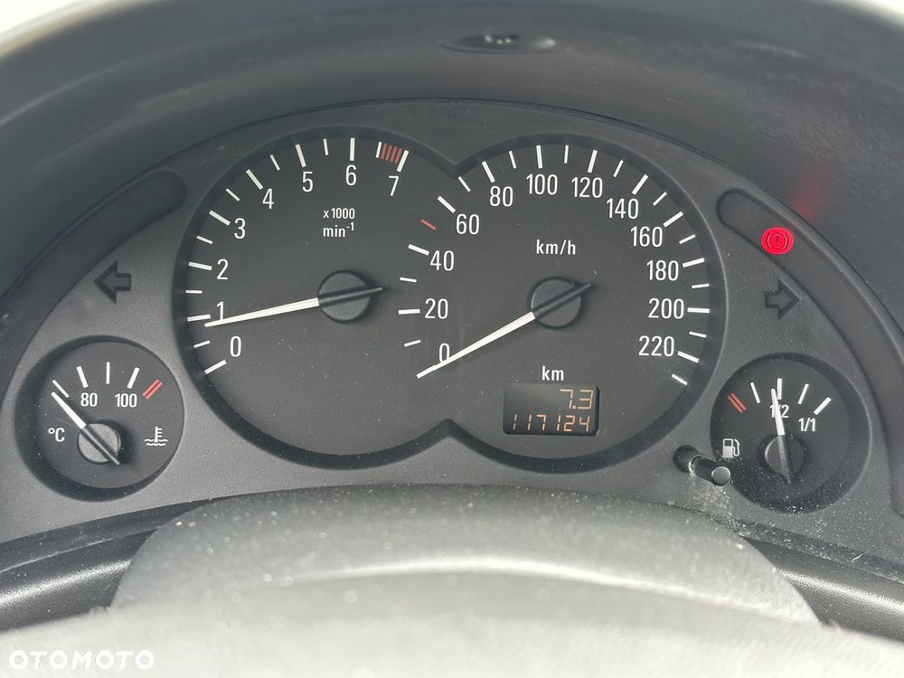 Opel Corsa - 17