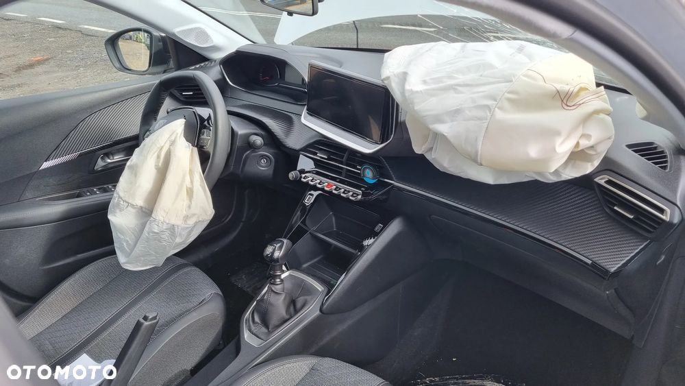 Peugeot 208 - 26