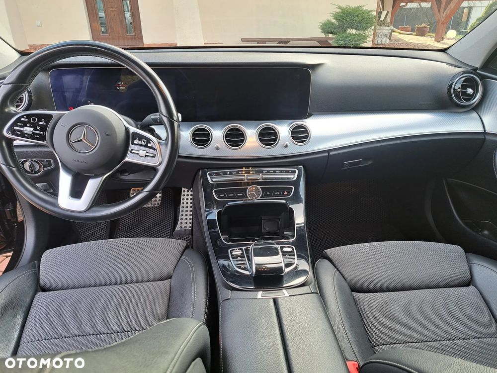 Mercedes-Benz Klasa E 200 d - 10