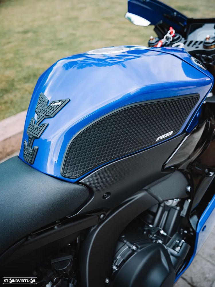 Yamaha YZF R9 - 11