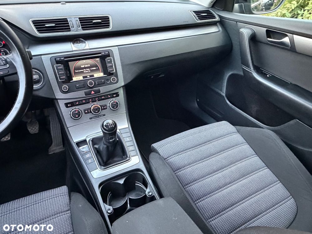 Volkswagen Passat 2.0 TDI Comfortline - 19