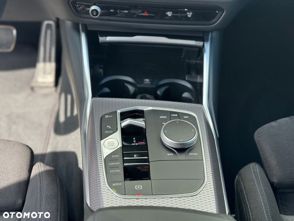 BMW Seria 3 320i M Sport - 17