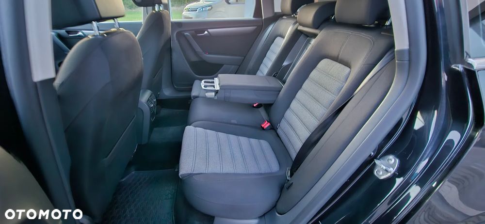 Volkswagen Passat - 27