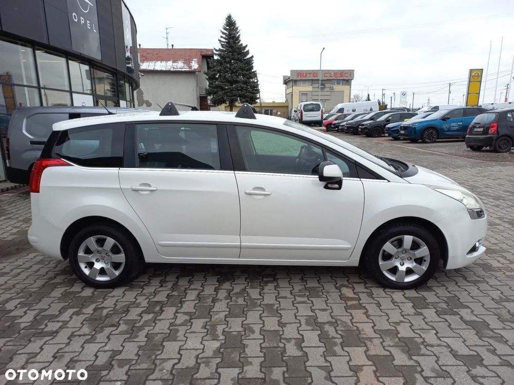 Peugeot 5008 155 THP Premium - 4