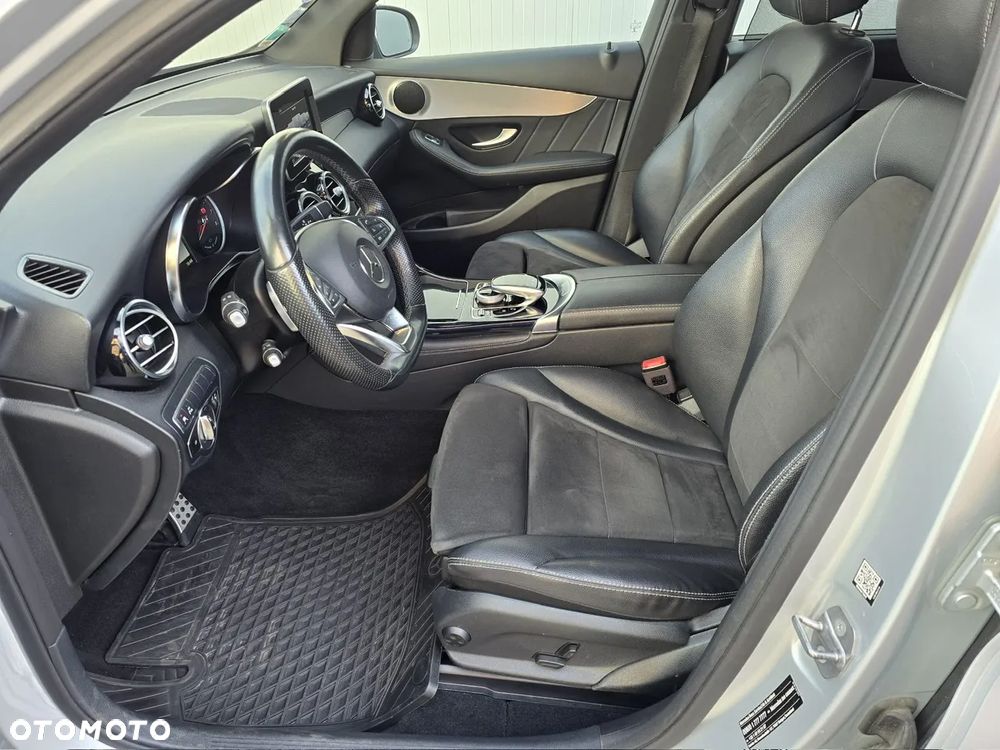 Mercedes-Benz GLC 300 e 4-Matic - 11