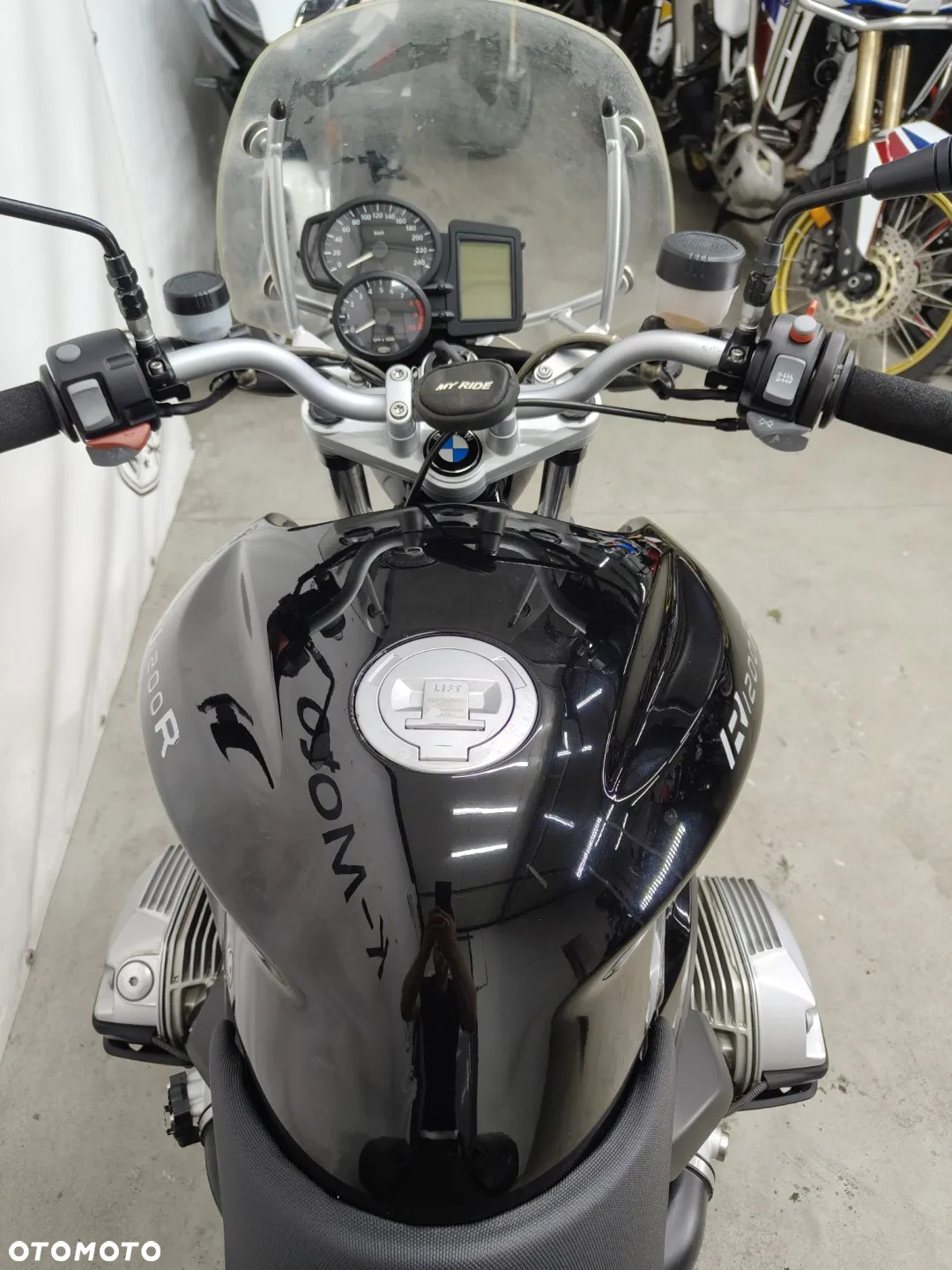 BMW R - 12
