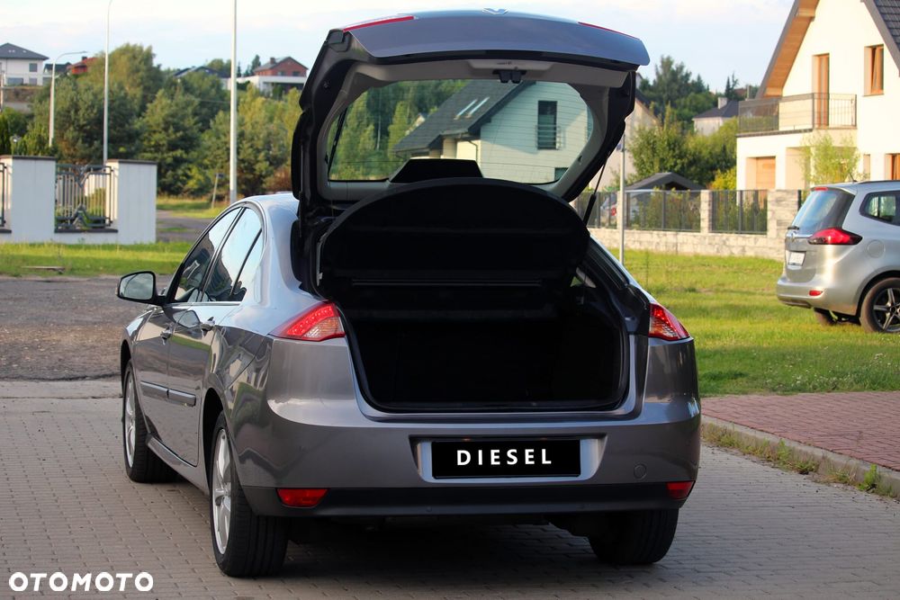 Renault Laguna dCi 110 FAP Bose Edition - 10