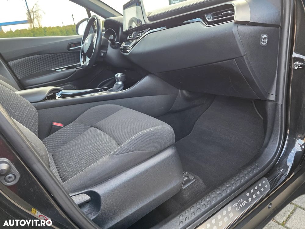 Toyota C-HR Hybrid Club - 12