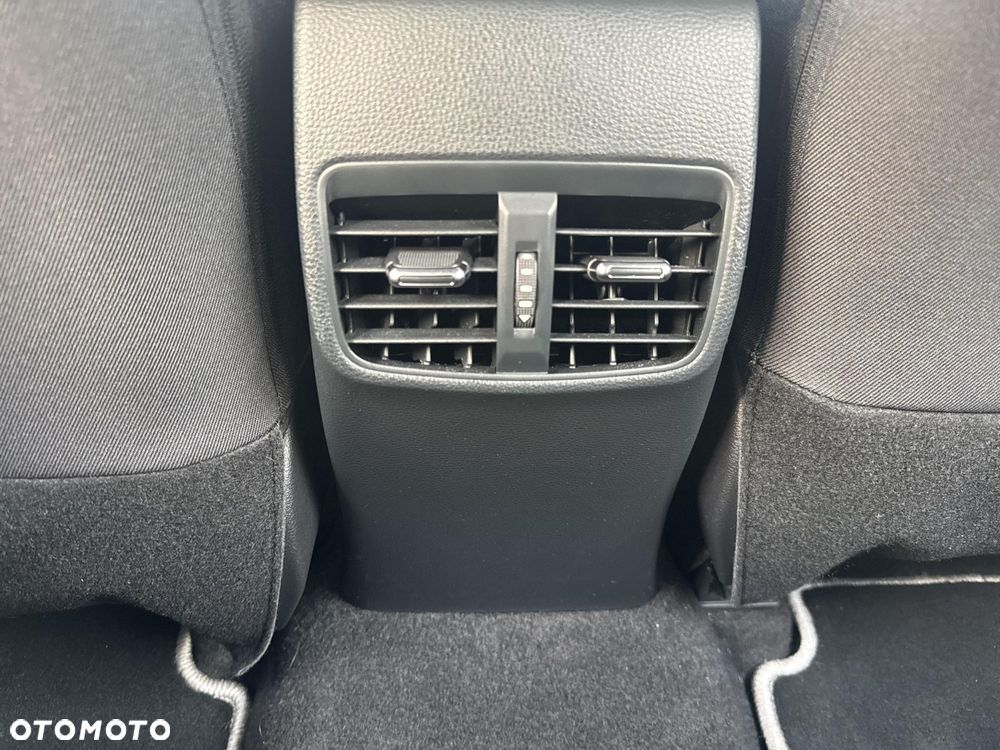 Toyota Corolla 1.8 Hybrid Comfort - 26